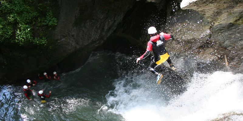 溯溪+溪降 Canyoning