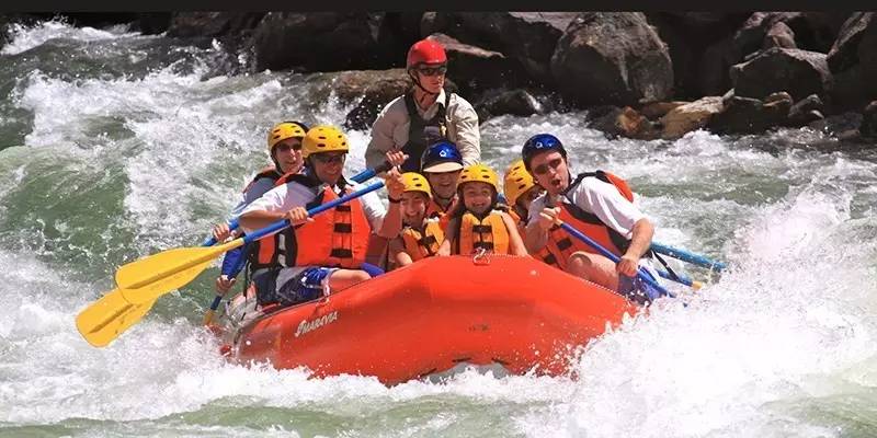 白水漂流Whitewater rafting