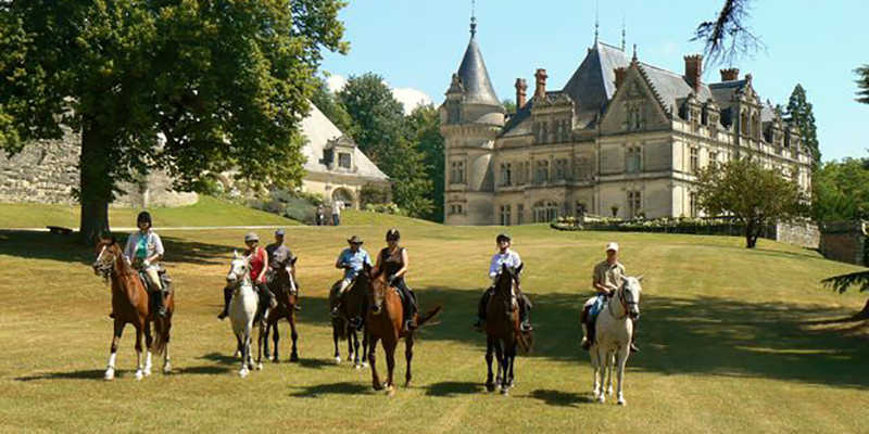 卢瓦尔河城堡骑马